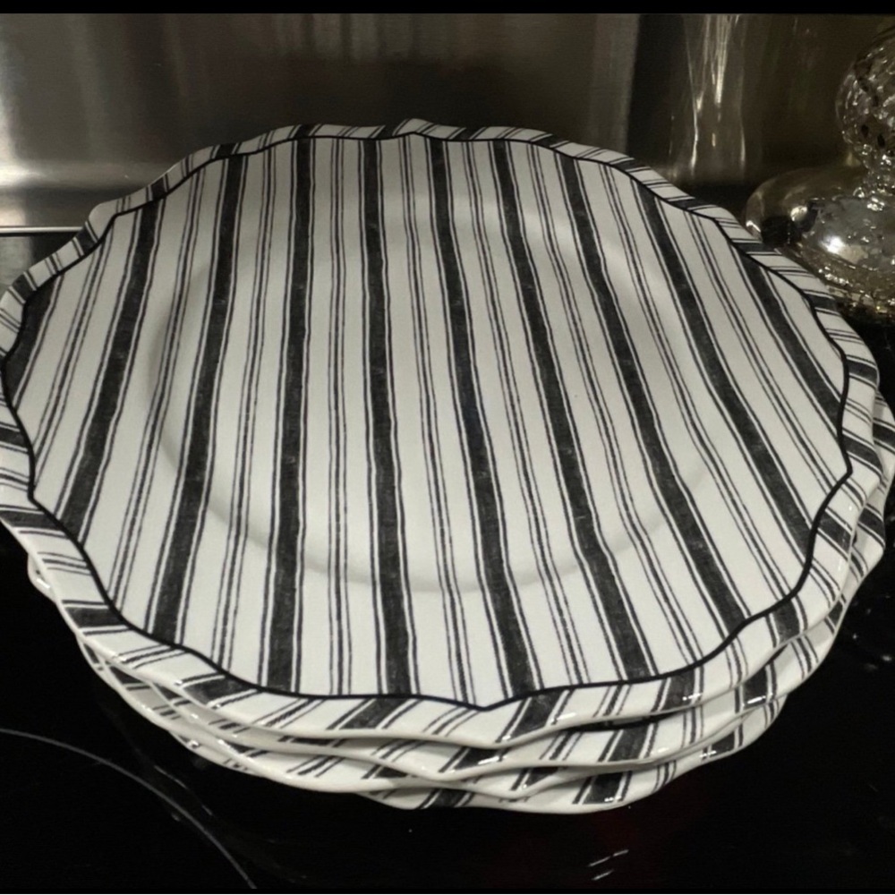 4 Humbolt by PIER 1 Dinner / Salad Scalloped Edge Plates made in Indonesia